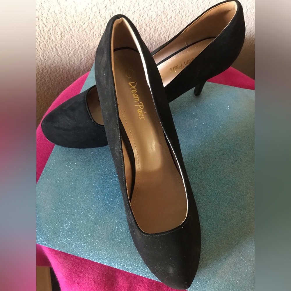 Dream Pairs Black Suede EUC Size 12